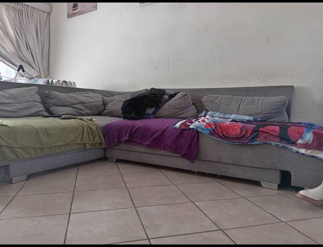 2 BEDROOM SECTIONAL TITLE FOR SALE IN BEYERS PARK